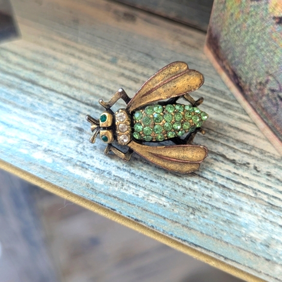Vintage Czech Green Rhinestone Gold Tone "Fly" Estate Brooch - Picture 7 of 7